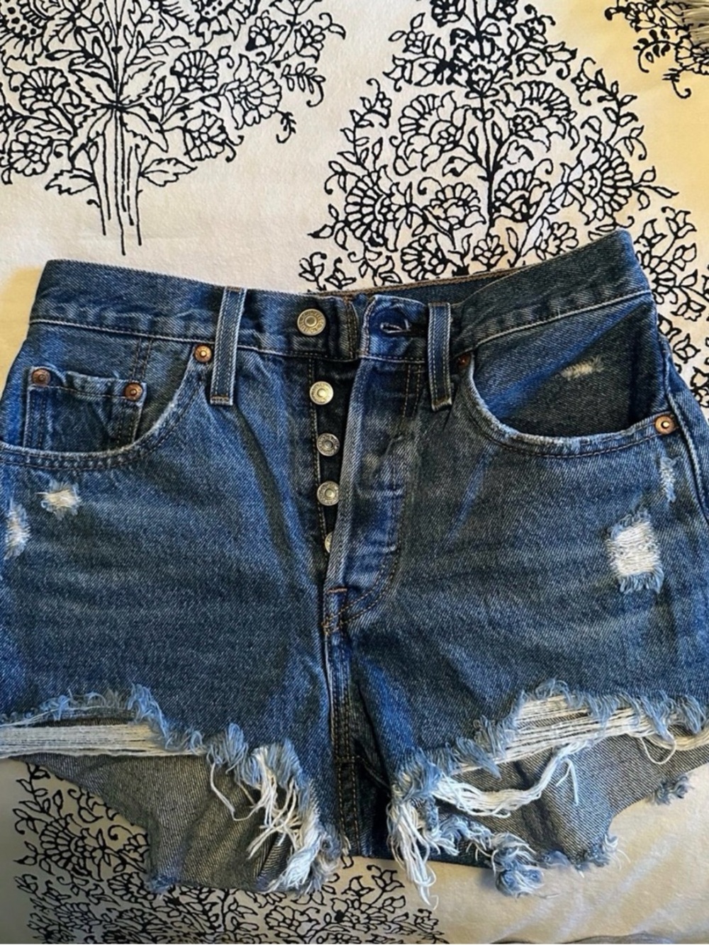 Women’s Levi’s denim shorts size 24